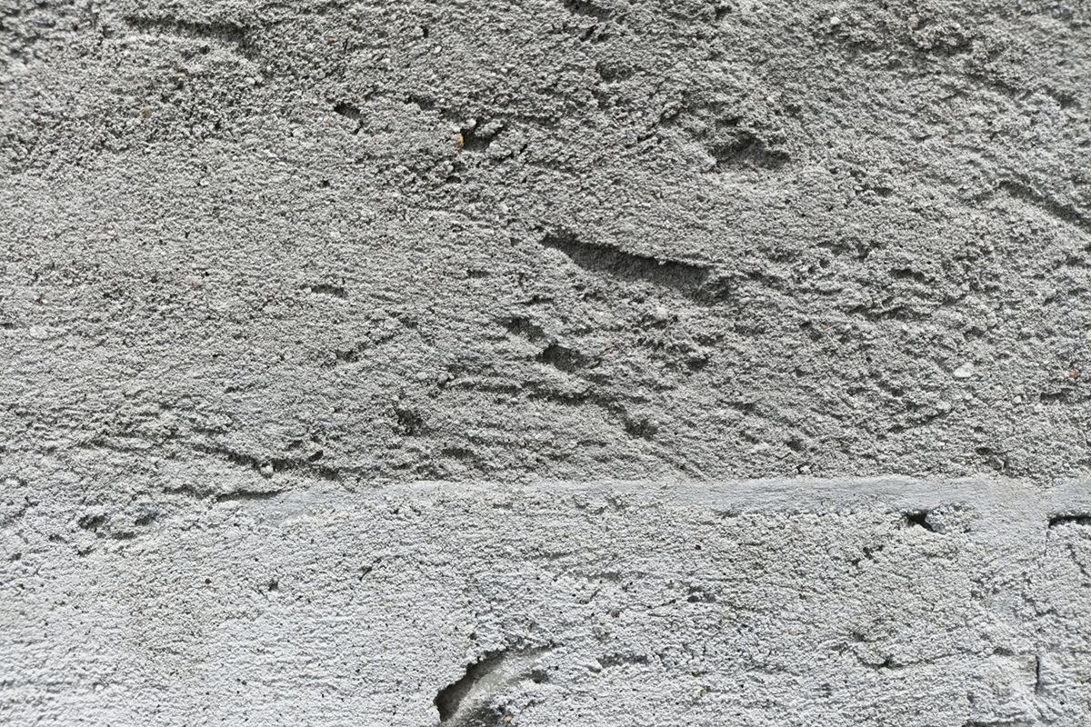 Miért porzik a beton? – A leggyakoribb kivitelezési hibák